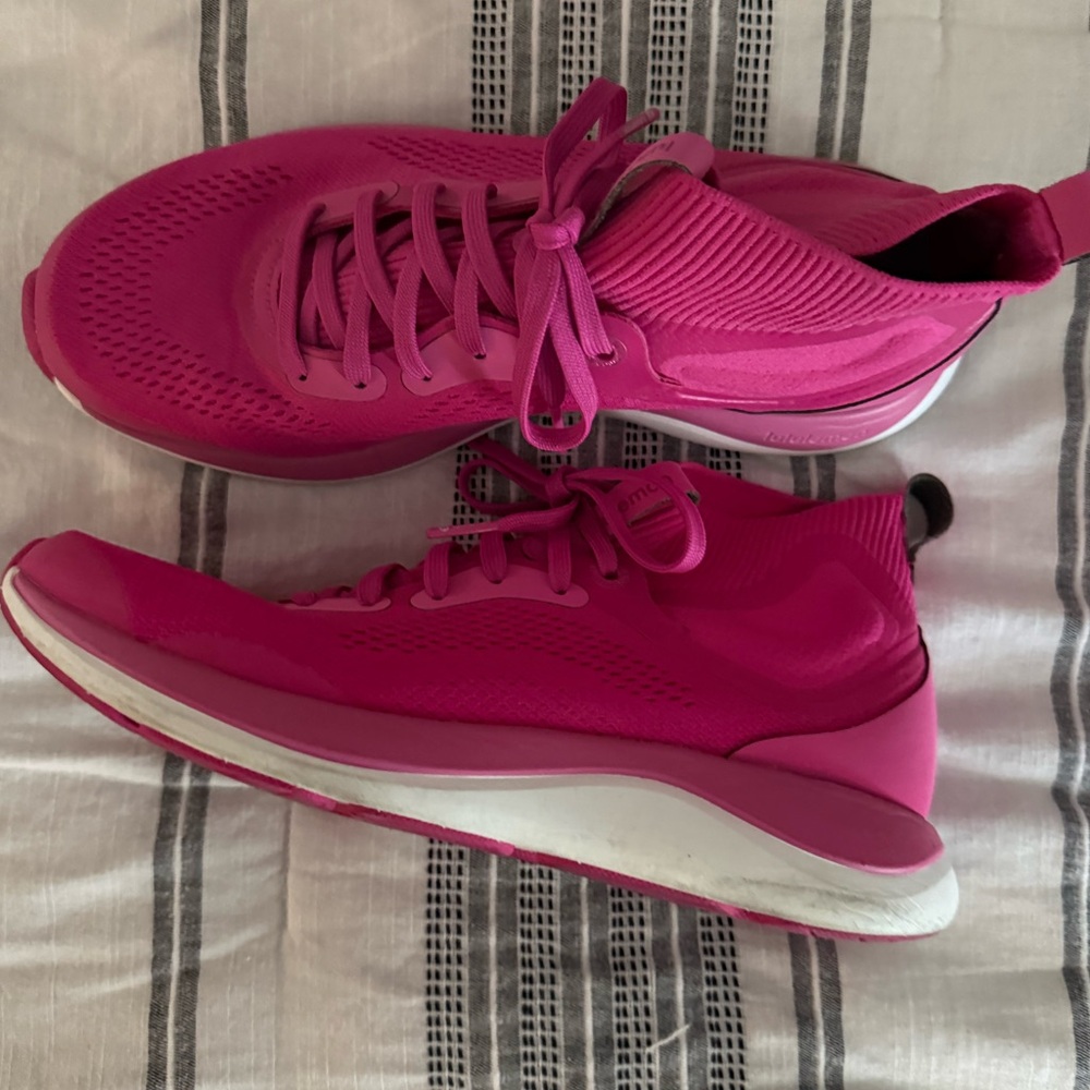 Lululemon size 8 chargefeel shoes